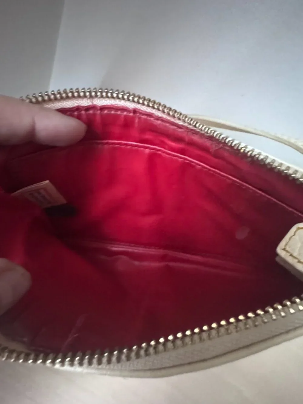 Dooney & Bourke Pebbled Leather Slim Wristlet – Bone – GREAT DEAL 🔥